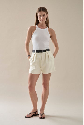 01 Singlet in White