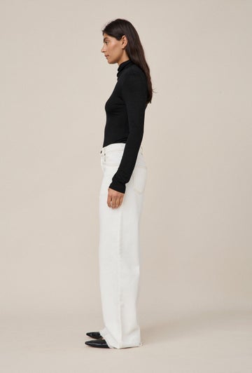 01 Turtleneck in Black