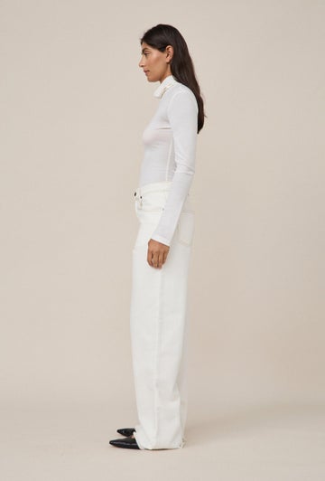 01 Turtleneck in White