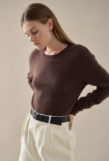 Boyfriend Sweater Chocolate in White
