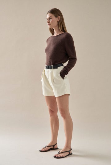 Boyfriend Sweater Chocolate in White