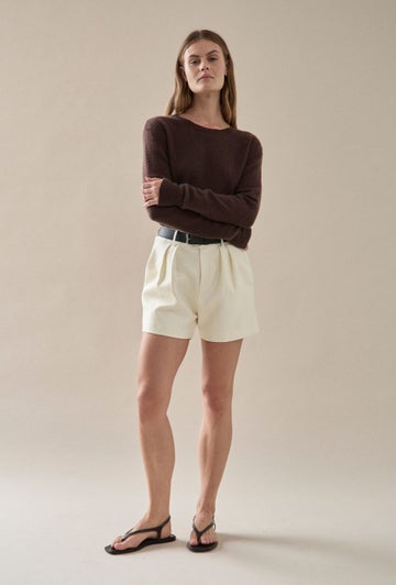 Boyfriend Sweater Chocolate in White