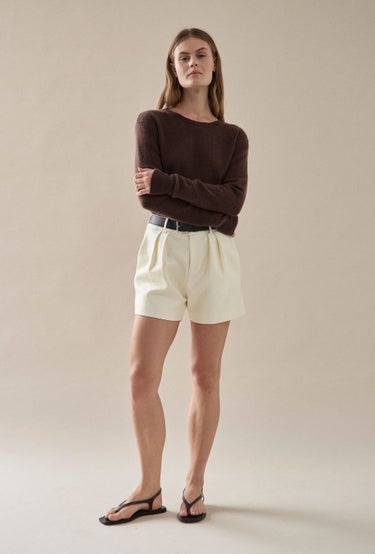 Boyfriend Sweater Chocolate in White