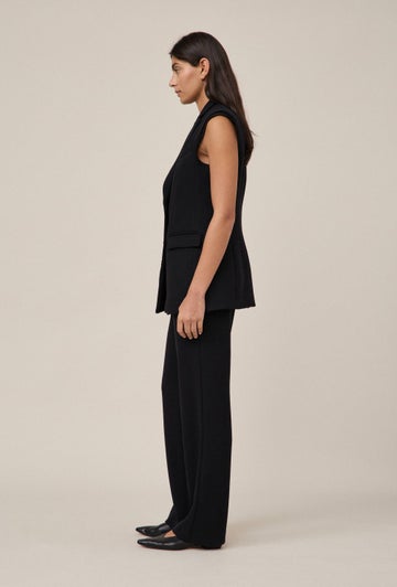 Tuxedo Vest in Black